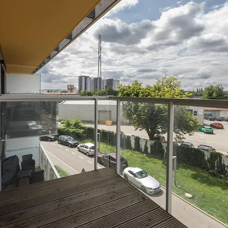 K39 Deluxe By Uniquerent