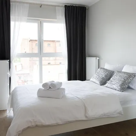 K39 Deluxe By Uniquerent