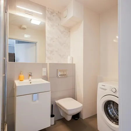 Krakowska 39 Deluxe With Balcony By Uniquerent